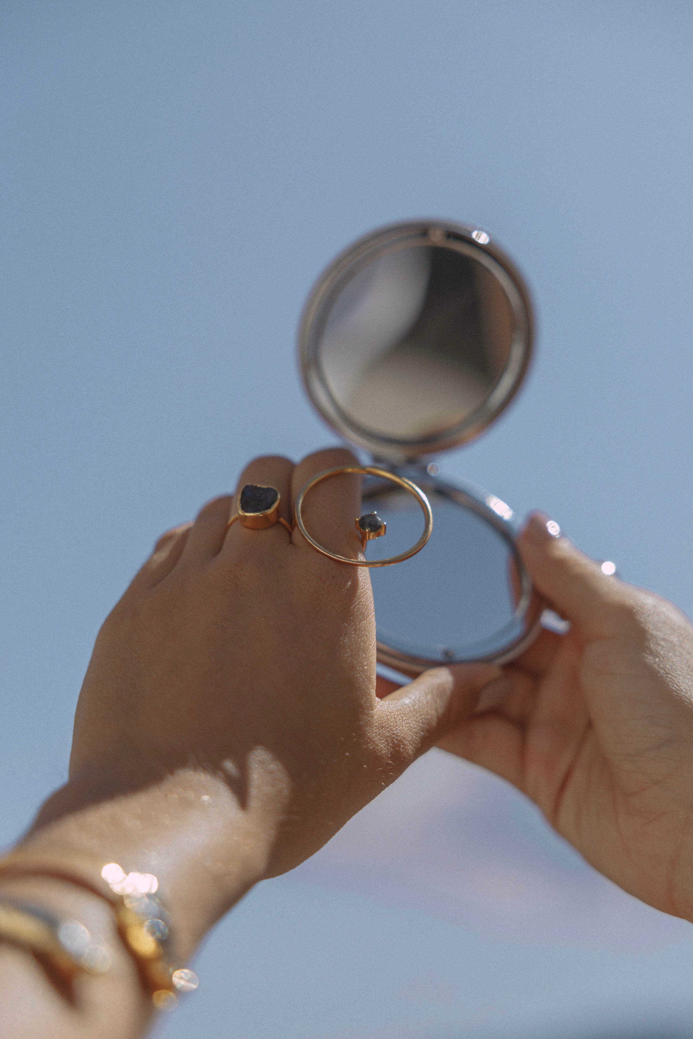 The Visionary - Large Round Labradorite Ring 18K