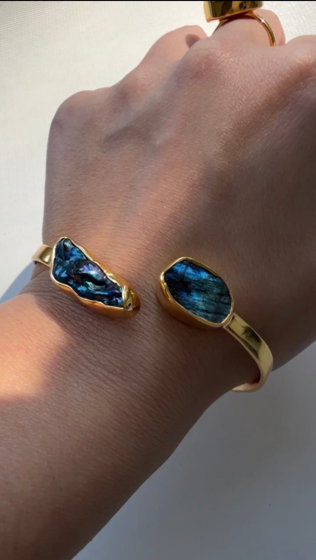 The Healer - Labradorite & Black Biwa Pearl Bracelet 18K