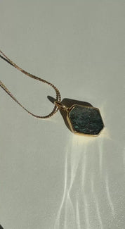The Priestess - Raw Labradorite Necklace 18K